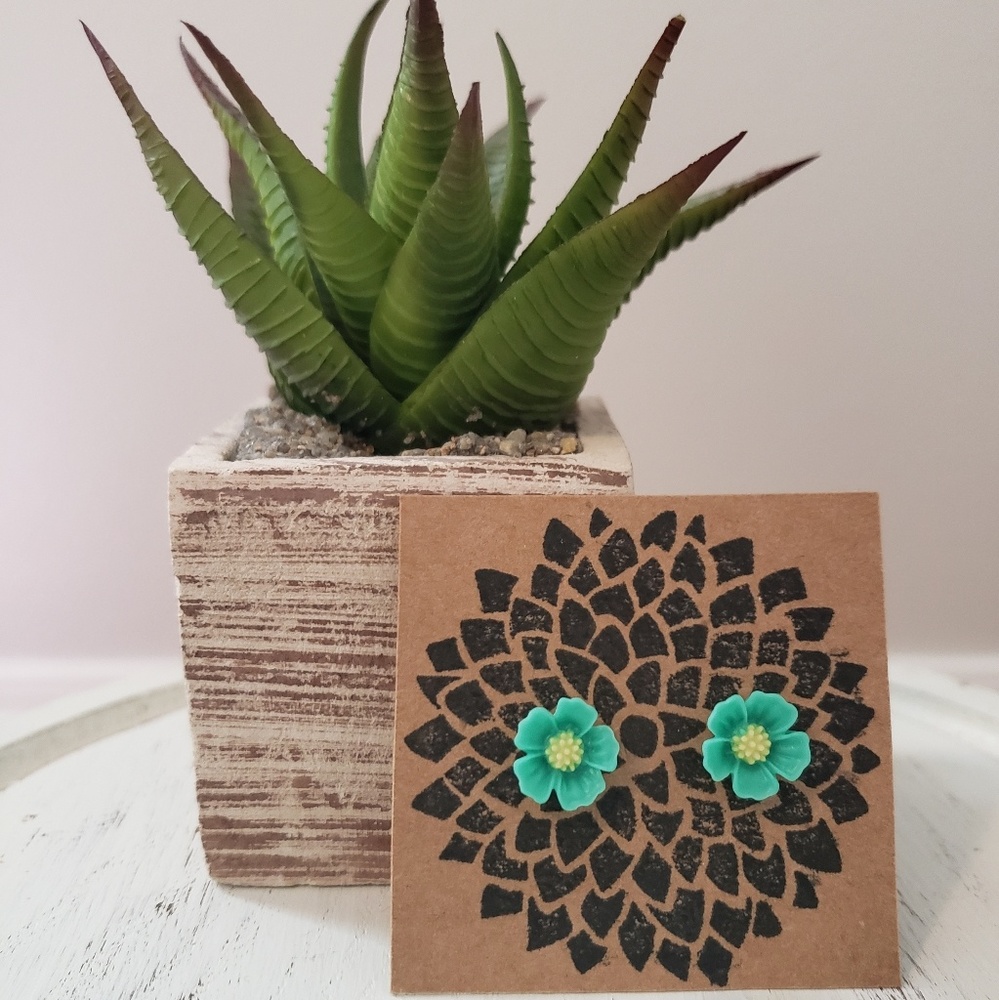 Turquoise Flower Earrings - Picture 2 of 3